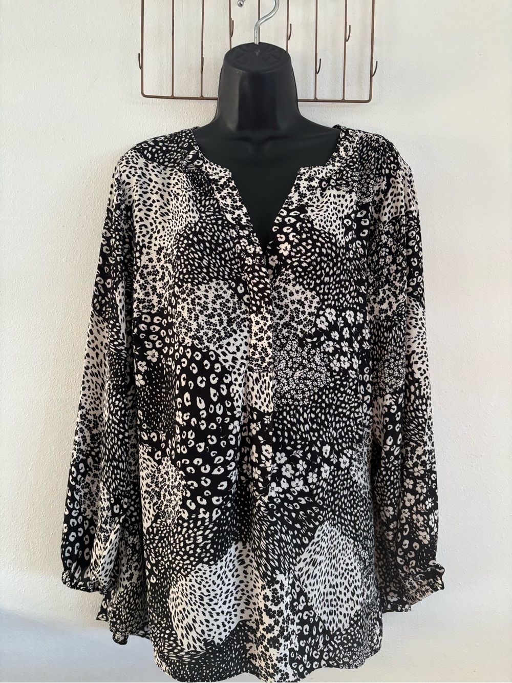 Tahari Black and White Mixed Print V-Neck Blouse
